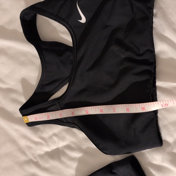 Set of Nike sports bras - Picture 4 of 8